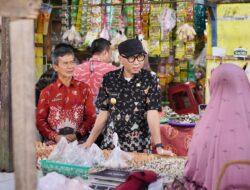 Gubernur Mirza Sidak Pasar Gading Rejo, Pastikan Harga Bahan Pokok Stabil Jelang Lebaran