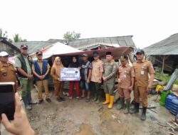 ​Gerakan Seribu Amal : Bupati Elfianah Tinjau Langsung Korban Puting Beliung dan Salurkan Bantuan Lintas Sektoral