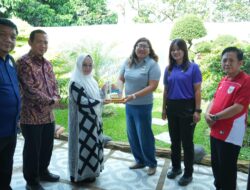 Jadi Ikon Global FIFA, Sambut PSSI Pusat, Bupati Elfianah Dukung Giat Dokumenter Pesepakbola Wanita Asal Mesuji