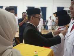 Siap Kibarkan Merah Putih Rangka HUT RI ke 81, Camat Marhakim Resmi Kukuhkan Anggota Paskibra Tingkat Kecamatan Tanjung Raya